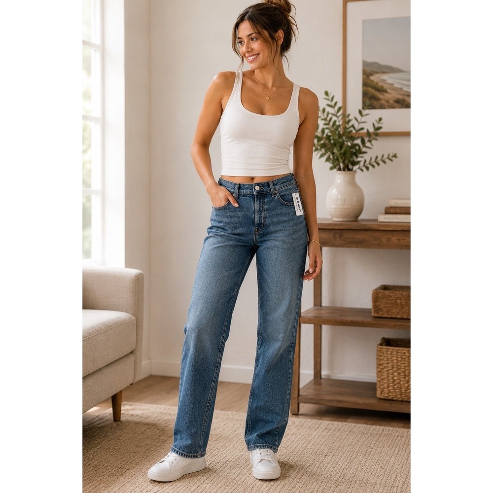 NWT Old Navy Slouchy Straight Leg Jeans Women's Size 6 Mid Rise Medium Wash